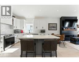 7 MACNEIL Court - 15