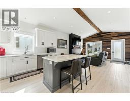 7 MACNEIL Court - 16