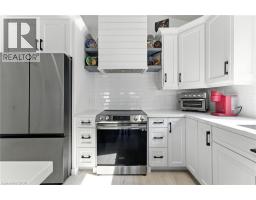 7 MACNEIL Court - 18