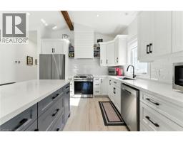 7 MACNEIL Court - 19