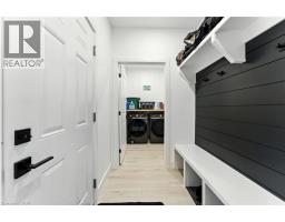 7 MACNEIL Court - 21