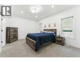 7 MACNEIL Court - 25