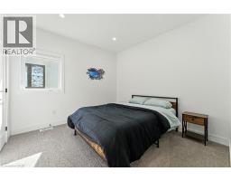 7 MACNEIL Court - 28