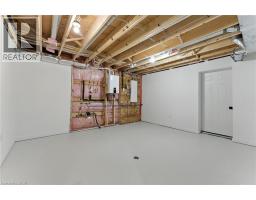 7 MACNEIL Court - 31