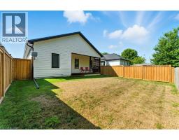 7 MACNEIL Court - 39