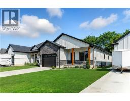 7 MACNEIL Court - 41