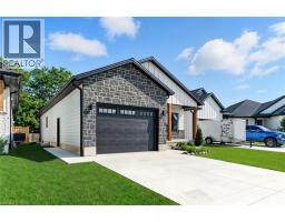 7 MACNEIL Court - 42