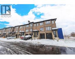 120 COURT Drive UnitNo. 8 - 3