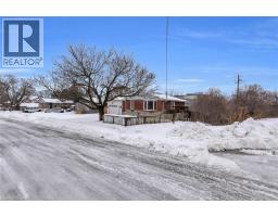 373 HILLCREST Road - 4