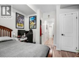 25 ISHERWOOD Avenue UnitNo. 32 - 24