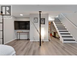 34 ROSEBANK Crescent - 19