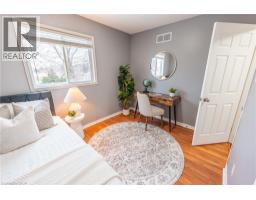 42 ROMAN Crescent - 18