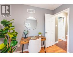 42 ROMAN Crescent - 19