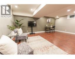 42 ROMAN Crescent - 30