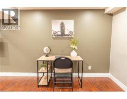 42 ROMAN Crescent - 32