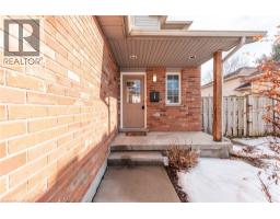 42 ROMAN Crescent - 44