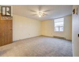 55 GREEN VALLEY Drive UnitNo. 1710 - 17