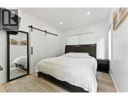 9 MACNEIL Court - 16