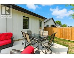 9 MACNEIL Court - 37