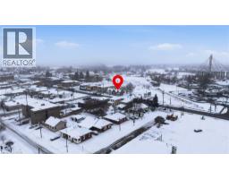 43 MAIN Street N - 27