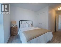 15 GLEBE Street UnitNo. 1701 - 13