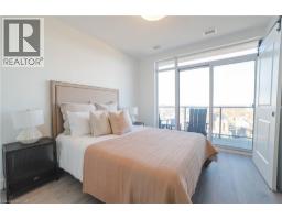 15 GLEBE Street UnitNo. 1701 - 16