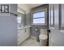 52 UXBRIDGE Crescent - 16