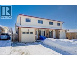 52 UXBRIDGE Crescent - 2