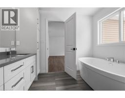 74 QUARRY PARK Drive - 15