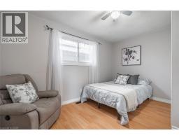 111 KING Street E - 16