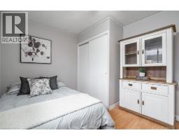 111 KING Street E - 17