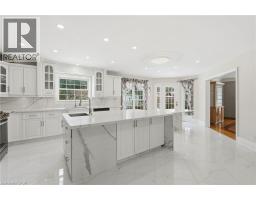 15 ROYAL YORK Court - 3