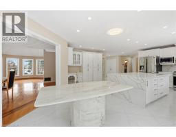 15 ROYAL YORK Court - 8