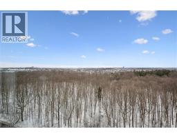 55 GREEN VALLEY Drive UnitNo. 1812 - 28