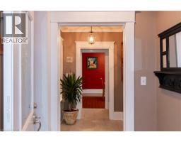 46 MAIN Street S - 10