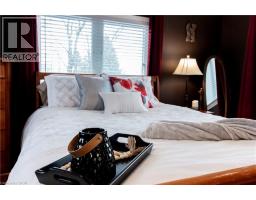 46 MAIN Street S - 29