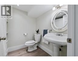 42 LANSDOWNE Road N - 39