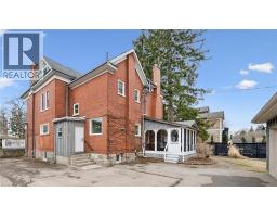 42 LANSDOWNE Road N - 48