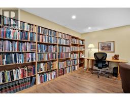 604 WHITE OAK Drive - 35