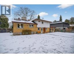 324 WOODWORTH Drive W - 37