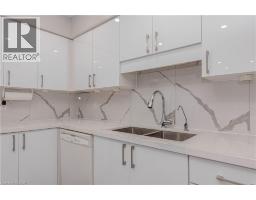 128 KARALEE Crescent - 10