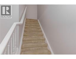 128 KARALEE Crescent - 27