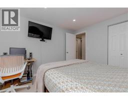 128 KARALEE Crescent - 35