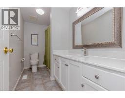 128 KARALEE Crescent - 36