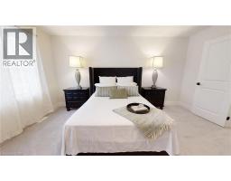 73 JULIE Crescent - 16