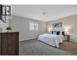 297 THOMAS SLEE Drive - 32