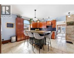 19 RIVERSIDE Drive W - 15