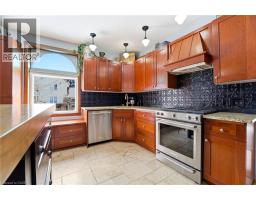 19 RIVERSIDE Drive W - 16