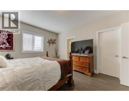 86 WOODBERRY Crescent - 32