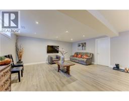 86 WOODBERRY Crescent - 44